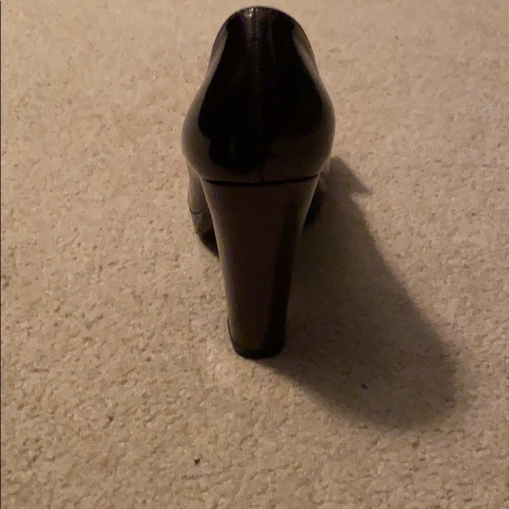 Stuart Weitzman - Picture 3 of 3